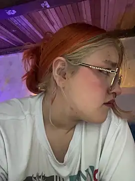 SophiaWeestt99 online show from October 2025 02:41:01 AM