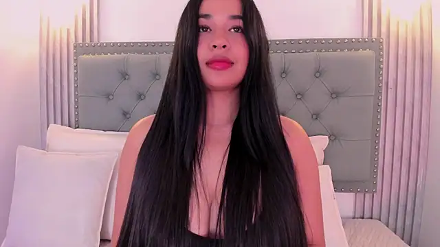 Snapshot of Aitana98_ chatting on February 2025 04:44:02 AM Aitana98 online show from February 2025 04:44:02 AM