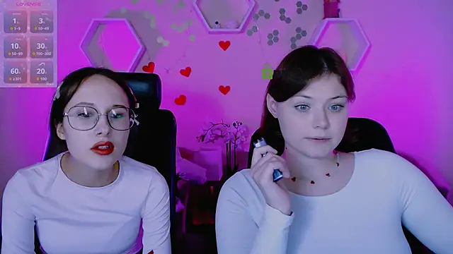 nikole kitt online show from October 2025 07:12:02 PM