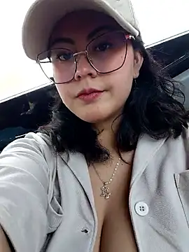 lara moon25 online show from January 2026 06:31:01 PM