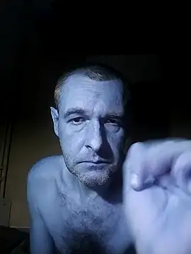 Snapshot of Andrzej-M chatting on September 2025 12:47:01 AM Andrzej-M online show from September 2025 12:47:01 AM