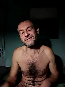 Snapshot of Andrzej-M chatting on October 2025 07:00:01 PM Andrzej-M online show from October 2025 07:00:01 PM