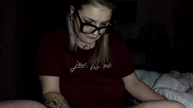 Snapshot of vanillesoumise chatting on February 2025 09:00:02 AM vanillesoumise online show from February 2025 09:00:02 AM