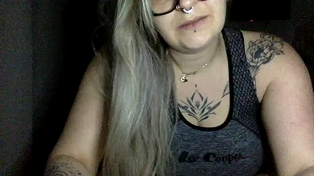 Snapshot of vanillesoumise chatting on February 2025 09:36:02 AM vanillesoumise online show from February 2025 09:36:02 AM