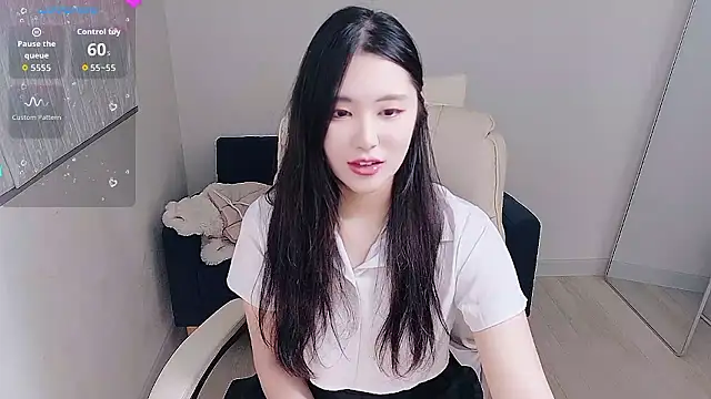 who Lilly online show from November 2025 04:14:01 AM