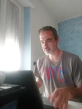 Snapshot of Marcolino183 chatting on March 2025 02:04:02 PM Marcolino183 online show from March 2025 02:04:02 PM