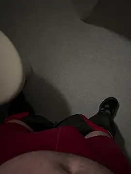 Snapshot of lescoquin2215 chatting on February 2026 08:32:02 AM lescoquin2215 online show from February 2026 08:32:02 AM