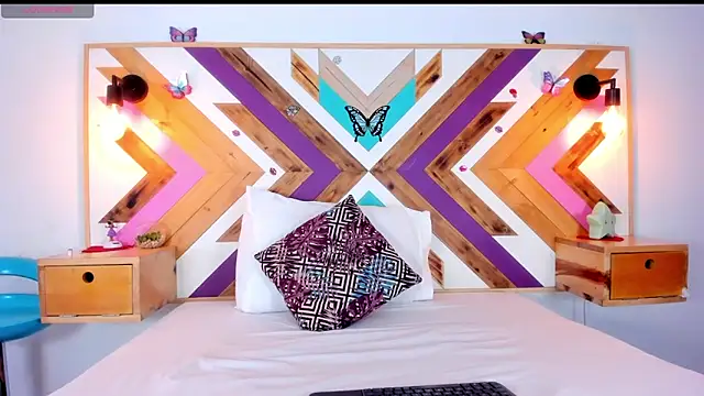 Snapshot of Katia_Wilson chatting on October 2025 07:53:01 PM Katia Wilson online show from October 2025 07:53:01 PM