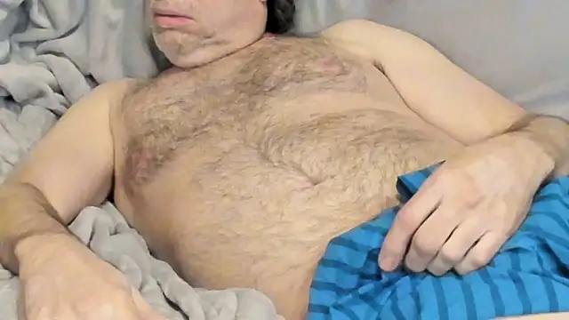 Snapshot of MidwestDadbod chatting on October 2025 12:50:01 PM MidwestDadbod online show from October 2025 12:50:01 PM