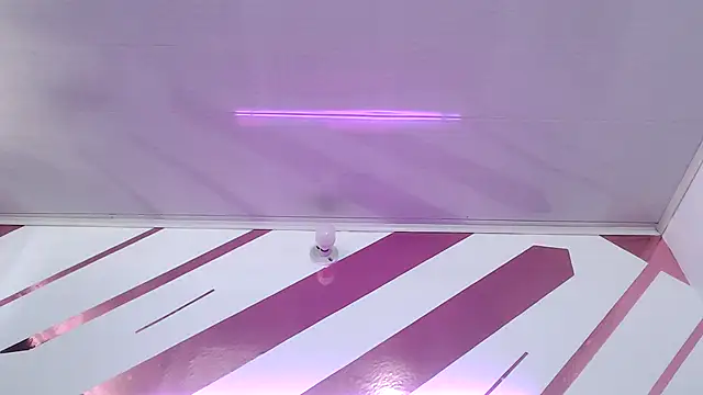 Kitten Hot  online show from February 2026 02:29:02 PM