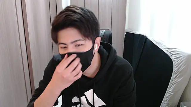 Snapshot of ryota_kkk chatting on December 2024 12:49:01 PM ryota kkk online show from December 2024 12:49:01 PM