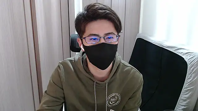 Snapshot of ryota_kkk chatting on January 2025 04:06:01 PM ryota kkk online show from January 2025 04:06:01 PM