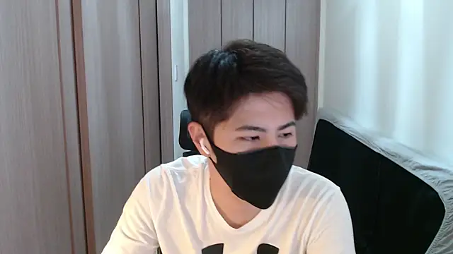 Snapshot of ryota_kkk chatting on January 2025 11:14:01 AM ryota kkk online show from January 2025 11:14:01 AM