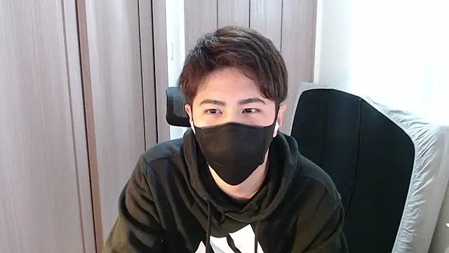 Snapshot of ryota_kkk chatting on February 2025 01:10:02 PM ryota kkk online show from February 2025 01:10:02 PM