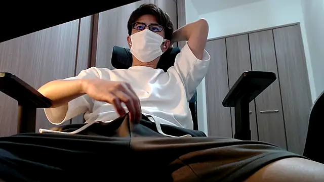 Snapshot of ryota_kkk chatting on September 2025 04:19:02 PM ryota kkk online show from September 2025 04:19:02 PM