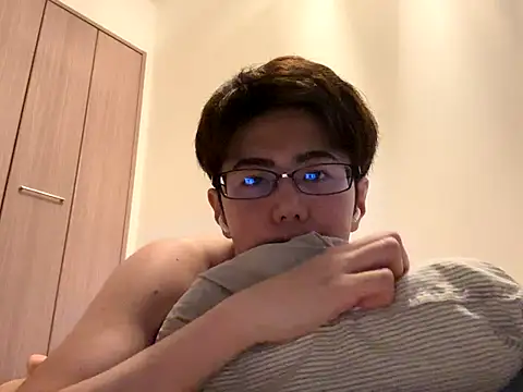 Snapshot of ryota_kkk chatting on October 2025 03:57:02 PM ryota kkk online show from October 2025 03:57:02 PM