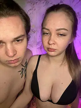 Snapshot of Family-Mm1 chatting on March 2026 04:02:02 PM Family-Mm1 online show from March 2026 04:02:02 PM