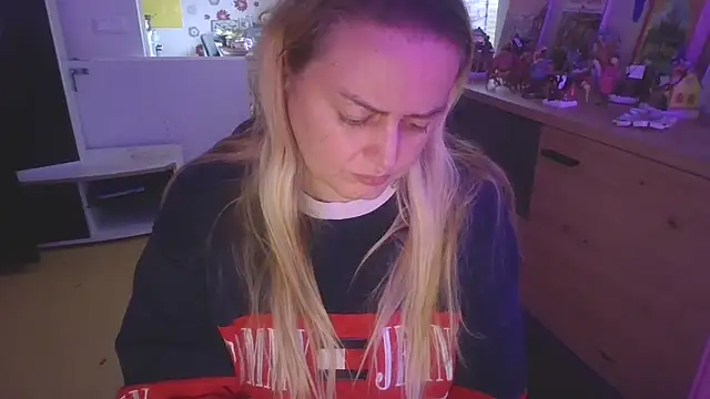 Meliss Official9 online show from December 2025 09:40:02 AM