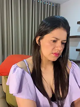 Snapshot of Alice_Biel chatting on December 2024 09:47:02 PM Alice Biel online show from December 2024 09:47:02 PM