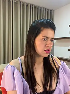 Snapshot of Alice_Biel chatting on December 2024 12:50:01 AM Alice Biel online show from December 2024 12:50:01 AM