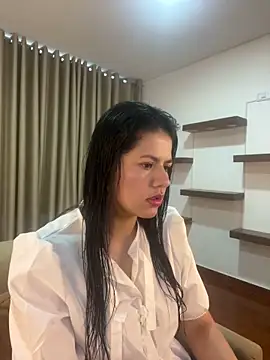 Snapshot of Alice_Biel chatting on January 2025 01:53:02 PM Alice Biel online show from January 2025 01:53:02 PM