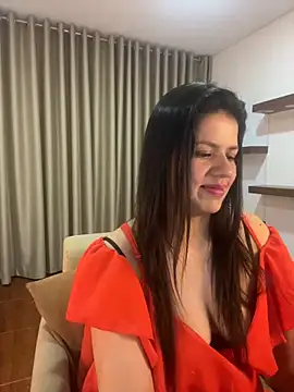 Snapshot of Alice_Biel chatting on January 2025 01:39:02 AM Alice Biel online show from January 2025 01:39:02 AM