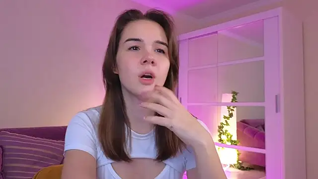 Snapshot of LindaRobertz chatting on February 2025 12:49:01 PM LindaRobertz online show from February 2025 12:49:01 PM