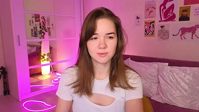 Snapshot of LindaRobertz chatting on February 2025 05:56:02 AM LindaRobertz online show from February 2025 05:56:02 AM