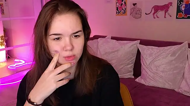 Snapshot of LindaRobertz chatting on March 2025 06:15:02 AM LindaRobertz online show from March 2025 06:15:02 AM