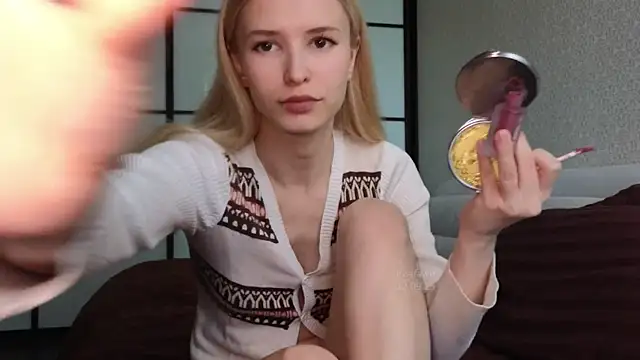 Snapshot of elsa_limerence chatting on September 2025 10:15:01 AM elsa limerence online show from September 2025 10:15:01 AM