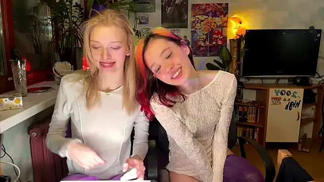 Snapshot of Evvie_Summn1 chatting on February 2025 08:20:02 PM Evvie Summn1 online show from February 2025 08:20:02 PM