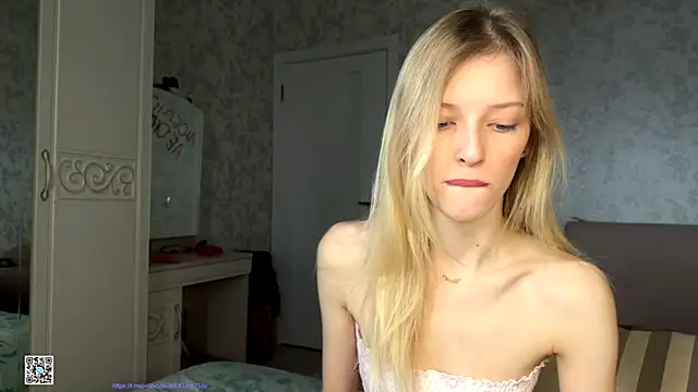 Snapshot of Evvie_Summn1 chatting on October 2025 07:33:01 AM Evvie Summn1 online show from October 2025 07:33:01 AM