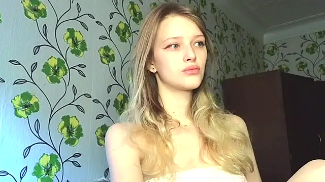 Snapshot of Evvie_Summn1 chatting on June 2026 07:21:02 AM Evvie Summn1 online show from June 2026 07:21:02 AM
