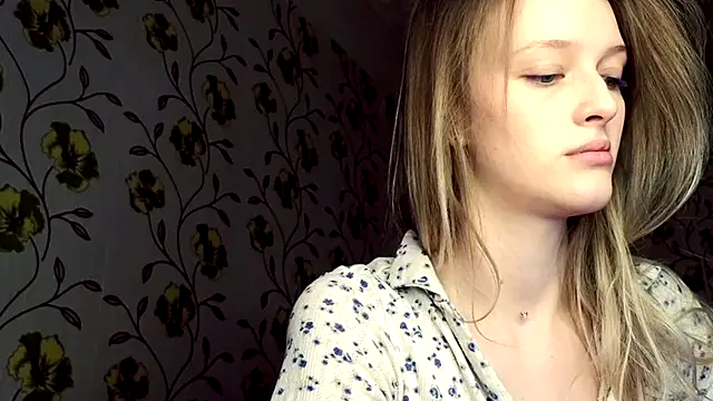 Snapshot of Evvie_Summn1 chatting on June 2026 02:01:02 PM Evvie Summn1 online show from June 2026 02:01:02 PM
