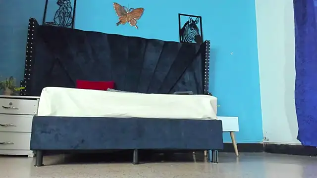 MAISE HILL1 online show from February 2025 12:43:02 PM