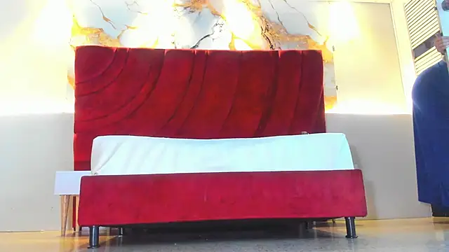 MAISE HILL1 online show from September 2025 01:11:02 PM