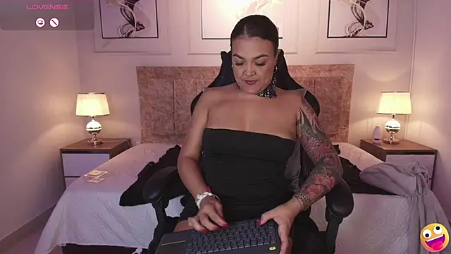 Snapshot of lyn_adamns chatting on January 2025 11:15:02 PM lyn adamns online show from January 2025 11:15:02 PM