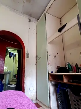 Polygamist online show from October 2025 06:25:01 AM