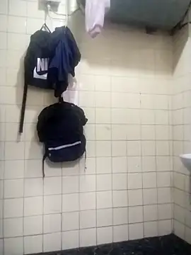 Polygamist online show from December 2025 06:10:02 AM