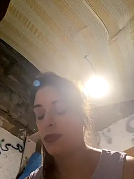 Snapshot of Yasmine47 chatting on October 2025 09:33:01 PM Yasmine47 online show from October 2025 09:33:01 PM