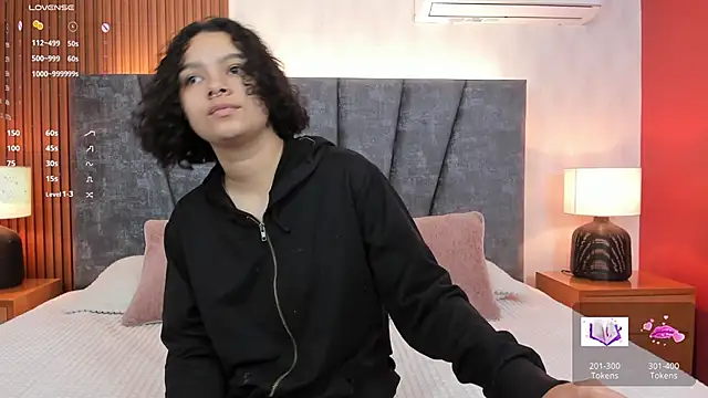 pretty sunlight  online show from January 2025 01:26:01 AM