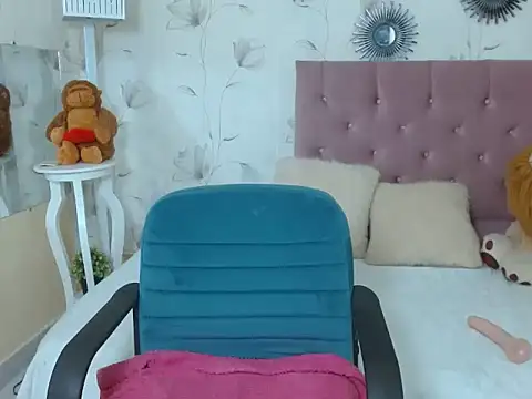 madisson smalltits online show from January 2025 12:32:02 PM