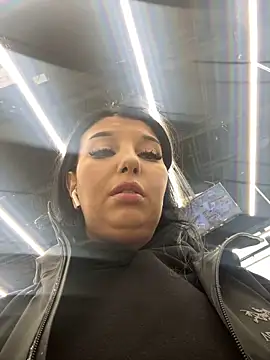 Snapshot of Tisha_Busty chatting on November 2025 12:22:01 PM Tisha Busty online show from November 2025 12:22:01 PM