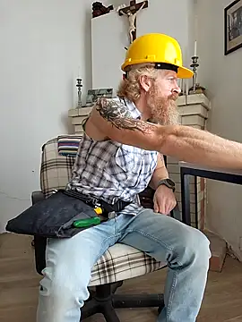 Snapshot of Gingerbeard40 chatting on November 2025 09:08:01 AM Gingerbeard40 online show from November 2025 09:08:01 AM