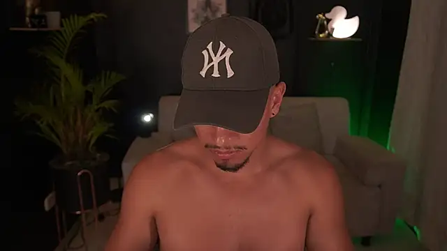 Aaronfox x online show from November 2025 11:04:02 PM