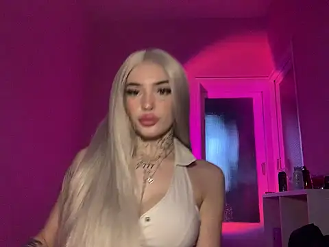 Snapshot of madelinexx chatting on February 2025 05:04:02 PM madelinexx online show from February 2025 05:04:02 PM