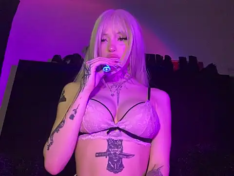 Snapshot of madelinexx chatting on February 2025 06:59:01 PM madelinexx online show from February 2025 06:59:01 PM