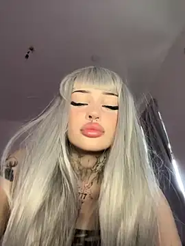 Snapshot of madelinexx chatting on September 2025 11:43:01 AM madelinexx online show from September 2025 11:43:01 AM