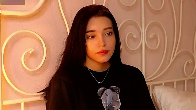 WildaBendell online show from February 2025 01:37:02 PM