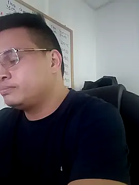 Snapshot of ahntony__69 chatting on December 2025 04:22:01 AM ahntony 69 online show from December 2025 04:22:01 AM